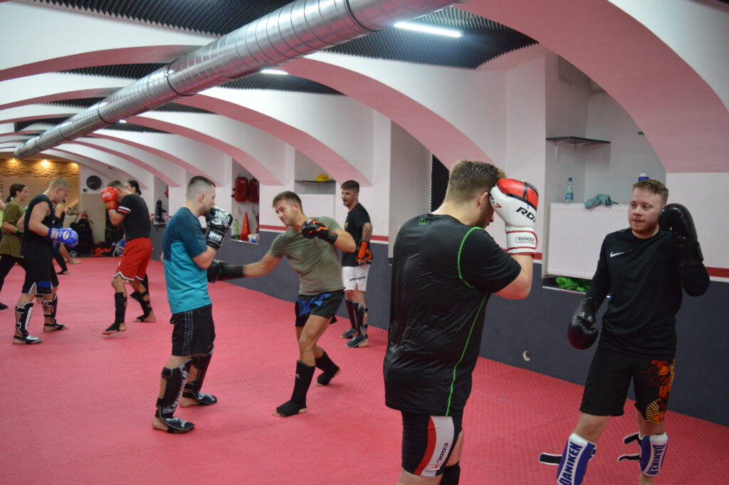 Sparring im Ring beim Thaiboxen
